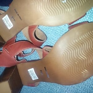 Women's Leather Sandals in Brown